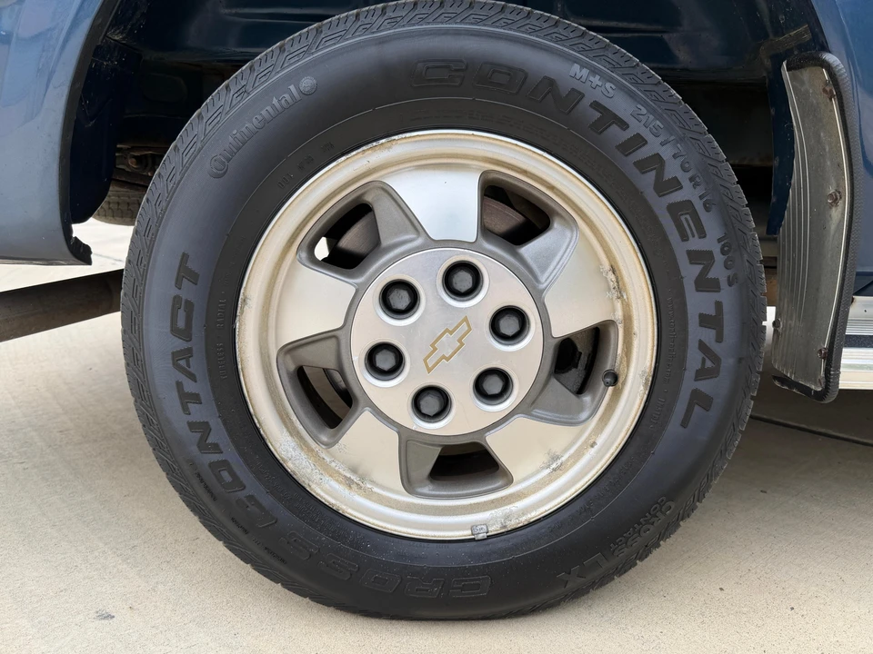 2003 Chevrolet Astro - Image 21 of 31
