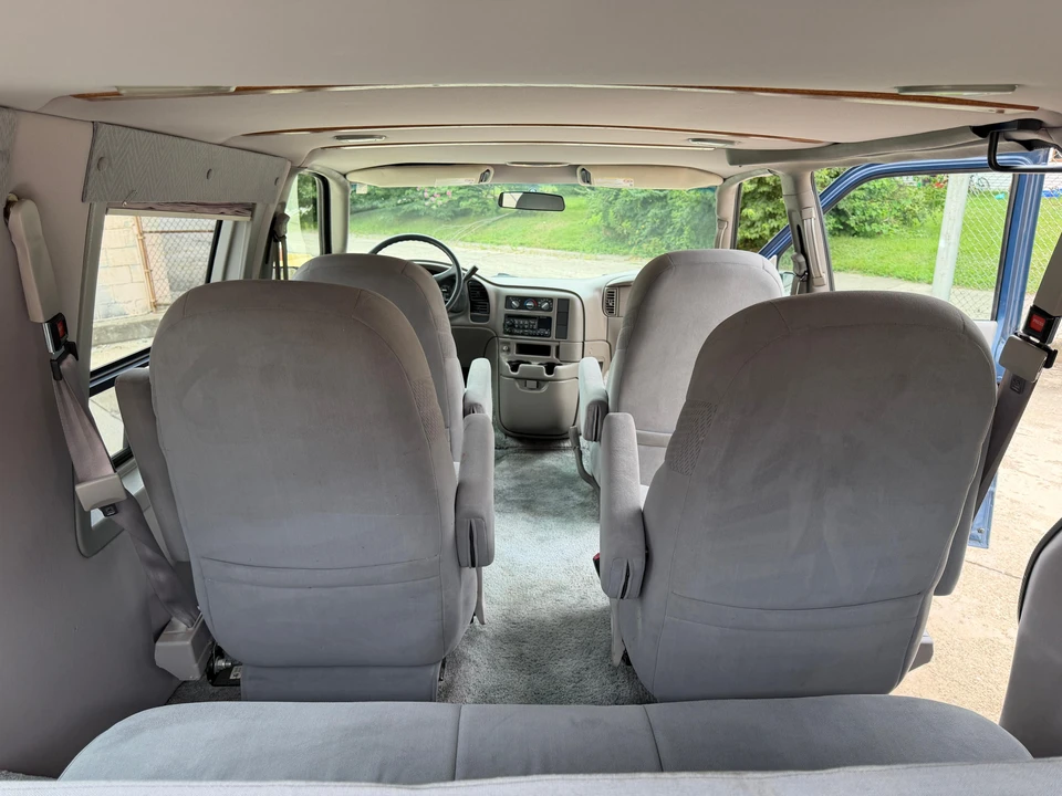 2003 Chevrolet Astro - Image 30 of 31