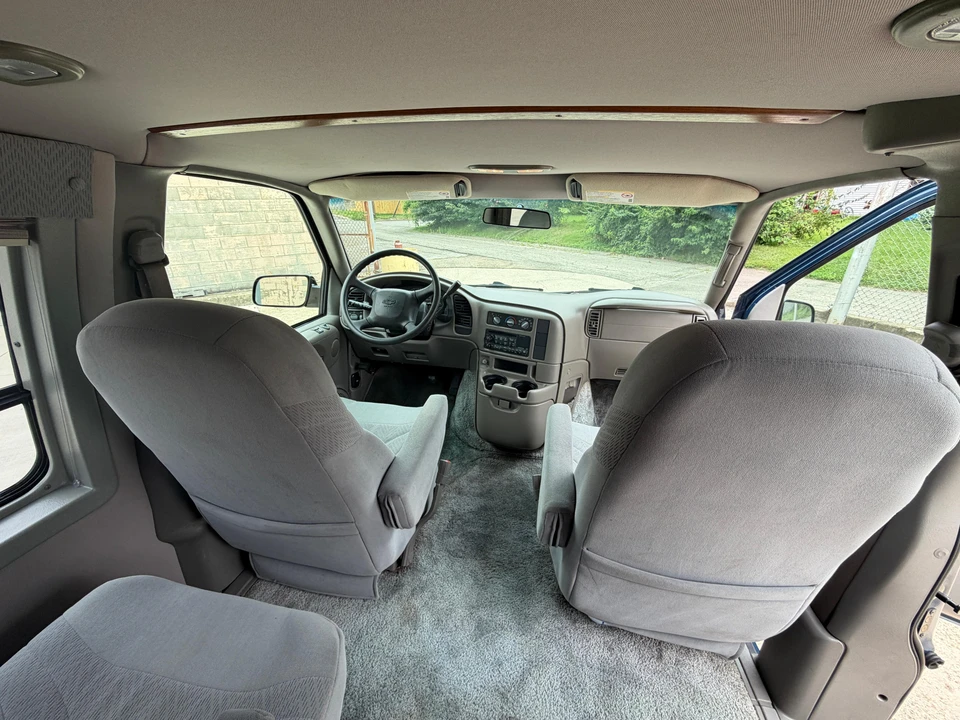 2003 Chevrolet Astro - Image 31 of 31