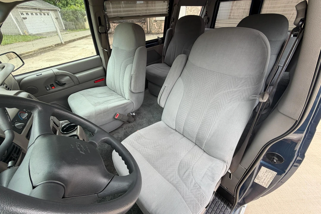 2003 Chevrolet Astro - Image 24 of 31