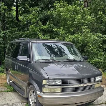 2003 Chevrolet Astro Passenger LS Minivan 3D