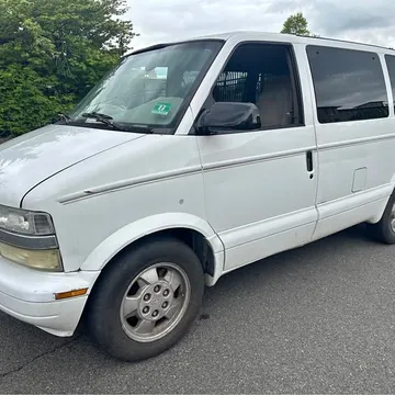 2003 Chevrolet Astro Passenger LS Minivan 3D