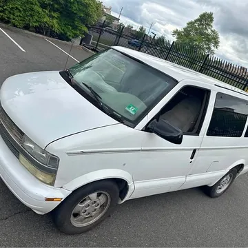 2003 Chevrolet Astro Passenger LS Minivan 3D