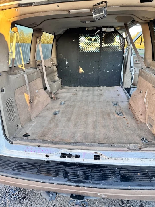 2003 Chevrolet Astro - Image 10 of 11