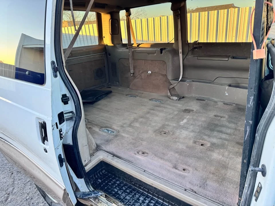 2003 Chevrolet Astro - Image 9 of 11