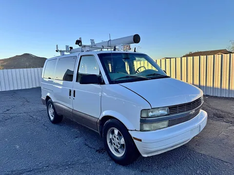 2003 Chevrolet Astro Passenger LT Minivan 3D
