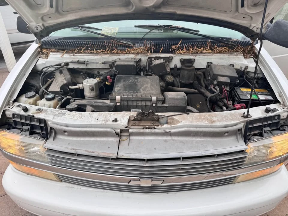 2003 Chevrolet Astro - Image 11 of 11