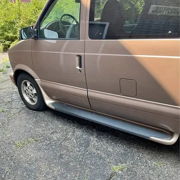 2003 Chevrolet Astro Passenger LT Minivan 3D