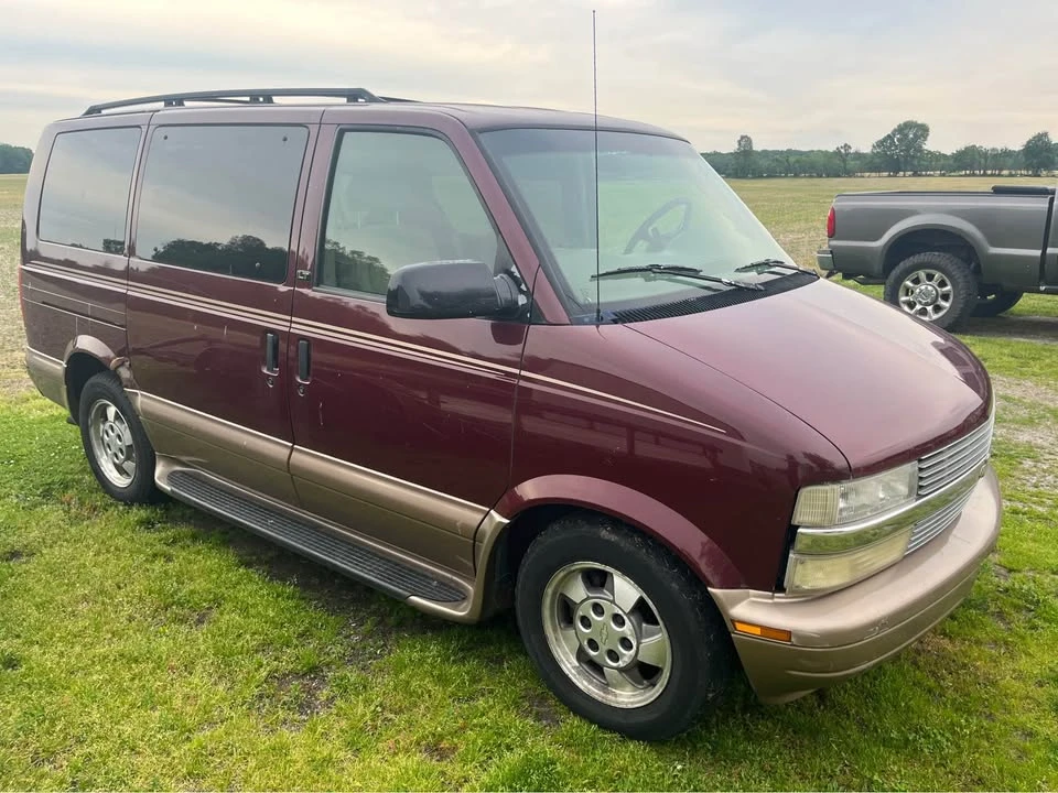2003 Chevrolet Astro - Image 3 of 20