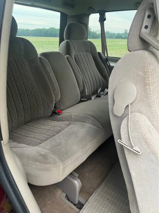 2003 Chevrolet Astro - Image 10 of 20