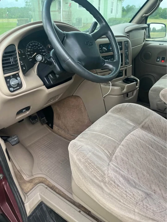 2003 Chevrolet Astro - Image 15 of 20