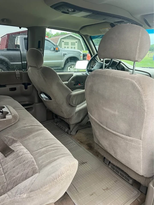 2003 Chevrolet Astro - Image 11 of 20