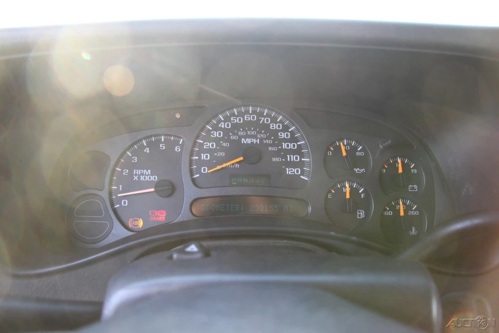 2003 Chevrolet Avalanche - Image 13 of 21