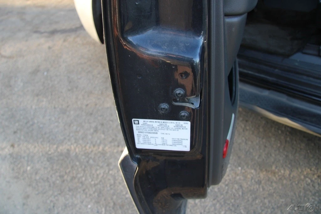 2003 Chevrolet Avalanche - Image 9 of 21
