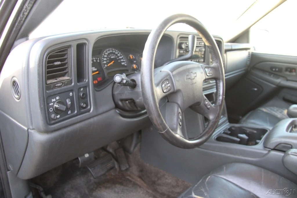2003 Chevrolet Avalanche - Image 12 of 21