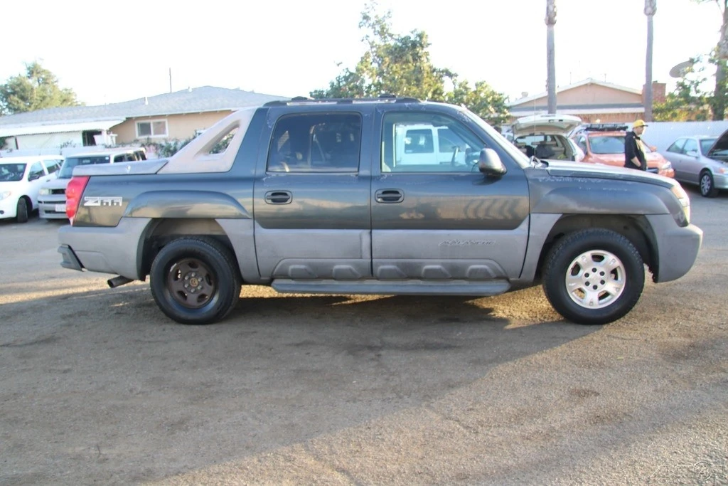 2003 Chevrolet Avalanche - Image 3 of 21