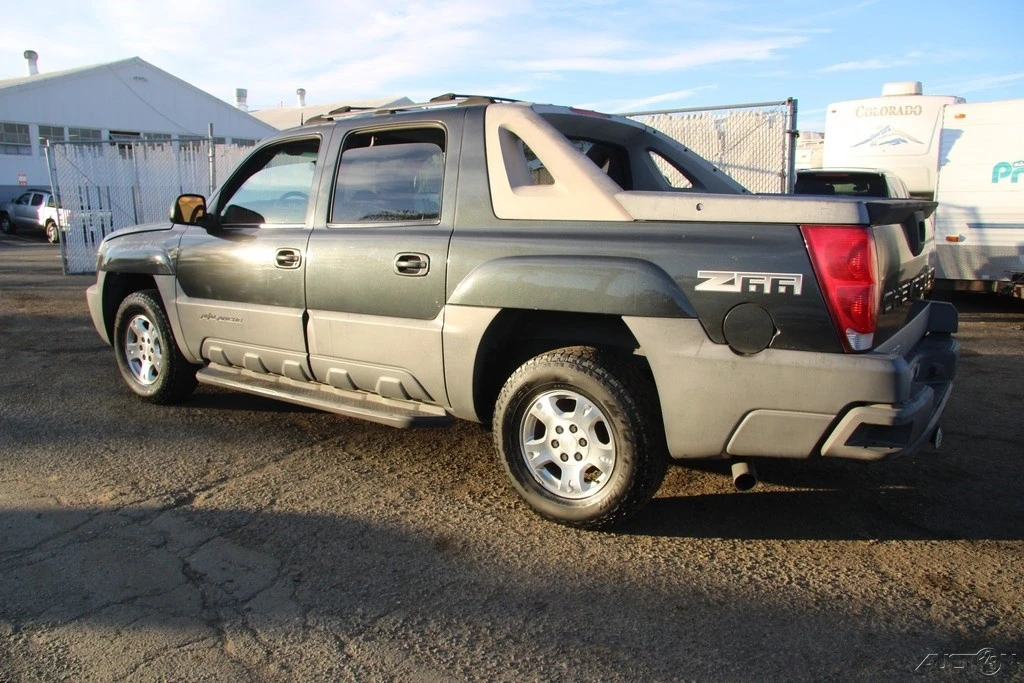 2003 Chevrolet Avalanche - Image 5 of 21