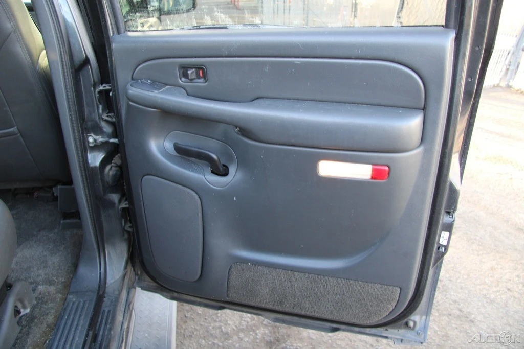 2003 Chevrolet Avalanche - Image 19 of 21