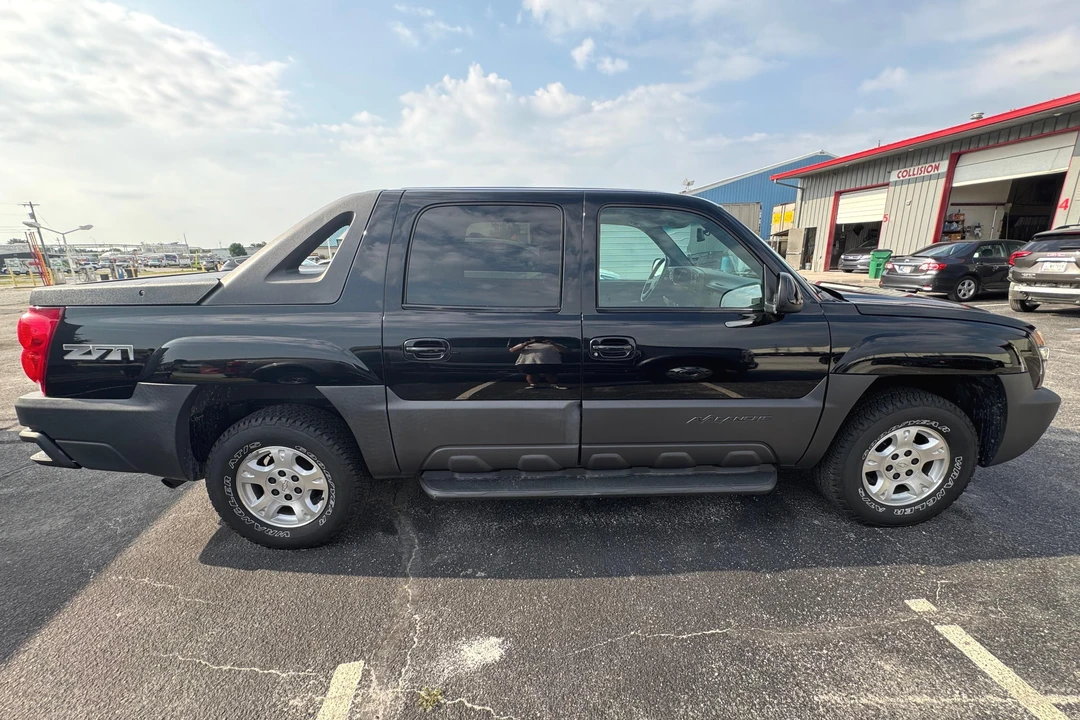 2003 Chevrolet Avalanche - Image 7 of 31
