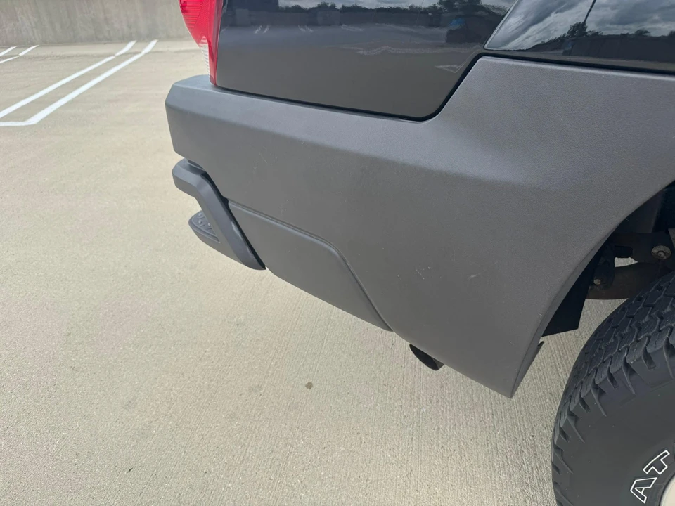 2003 Chevrolet Avalanche - Image 26 of 31