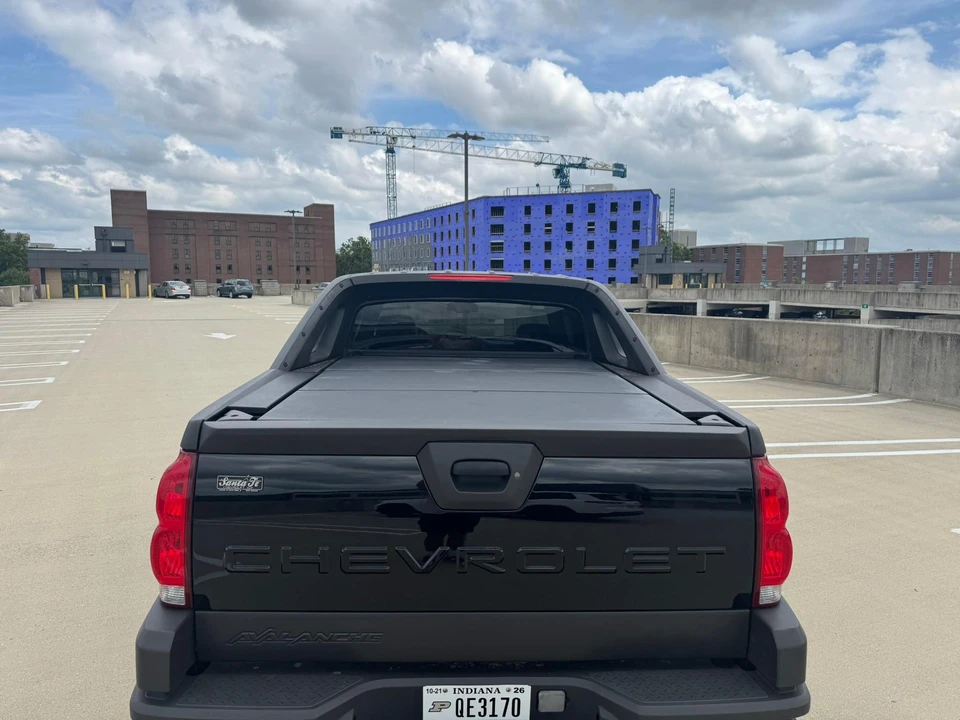 2003 Chevrolet Avalanche - Image 17 of 31
