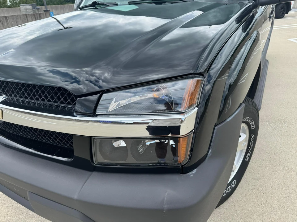 2003 Chevrolet Avalanche - Image 11 of 31
