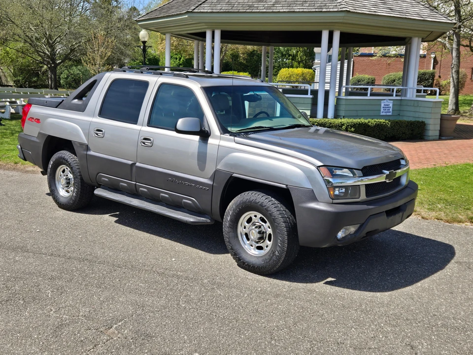 2003 Chevrolet Avalanche - Image 29 of 31