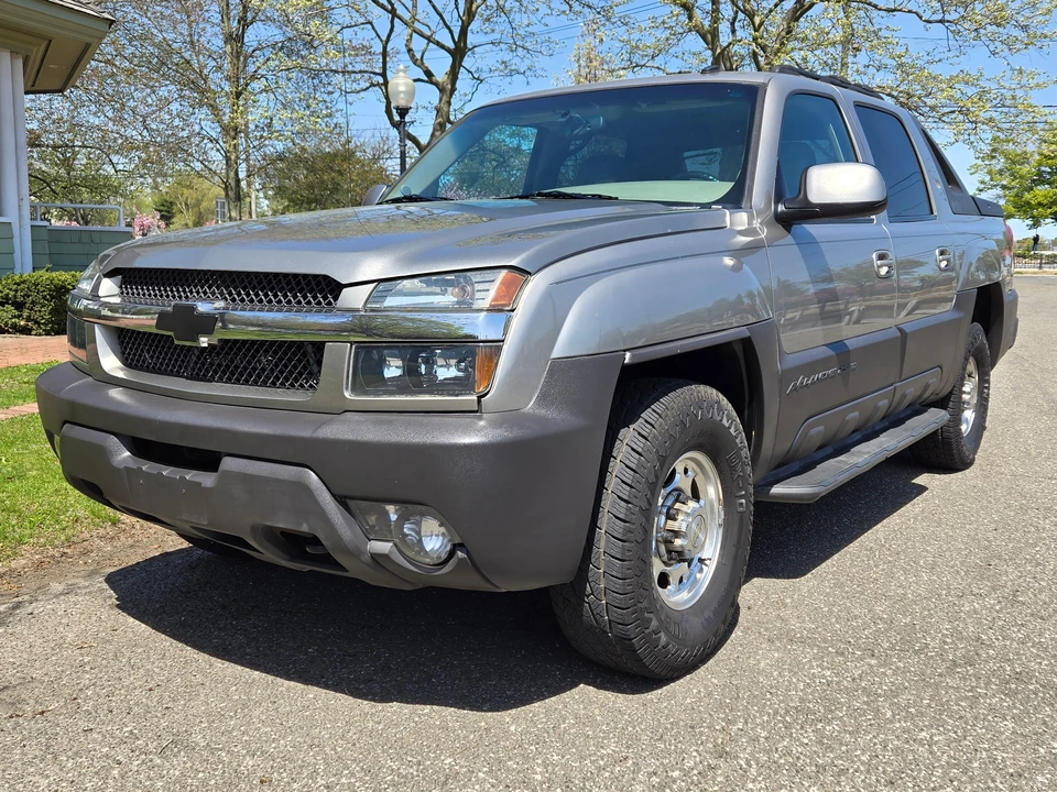 2003 Chevrolet Avalanche - Image 8 of 31