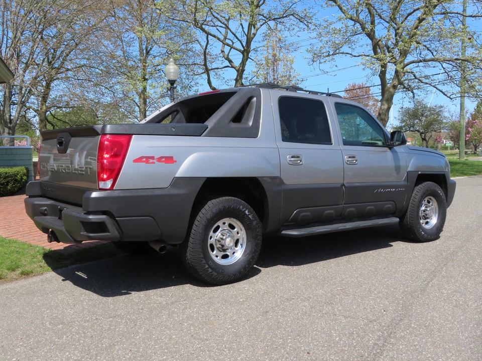 2003 Chevrolet Avalanche - Image 23 of 31