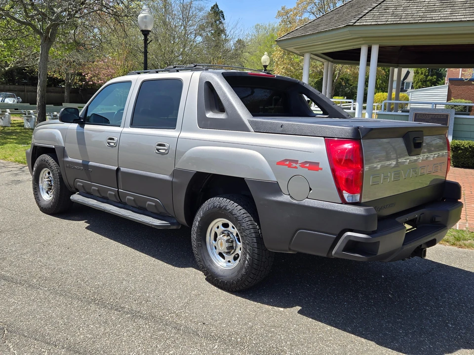 2003 Chevrolet Avalanche - Image 14 of 31