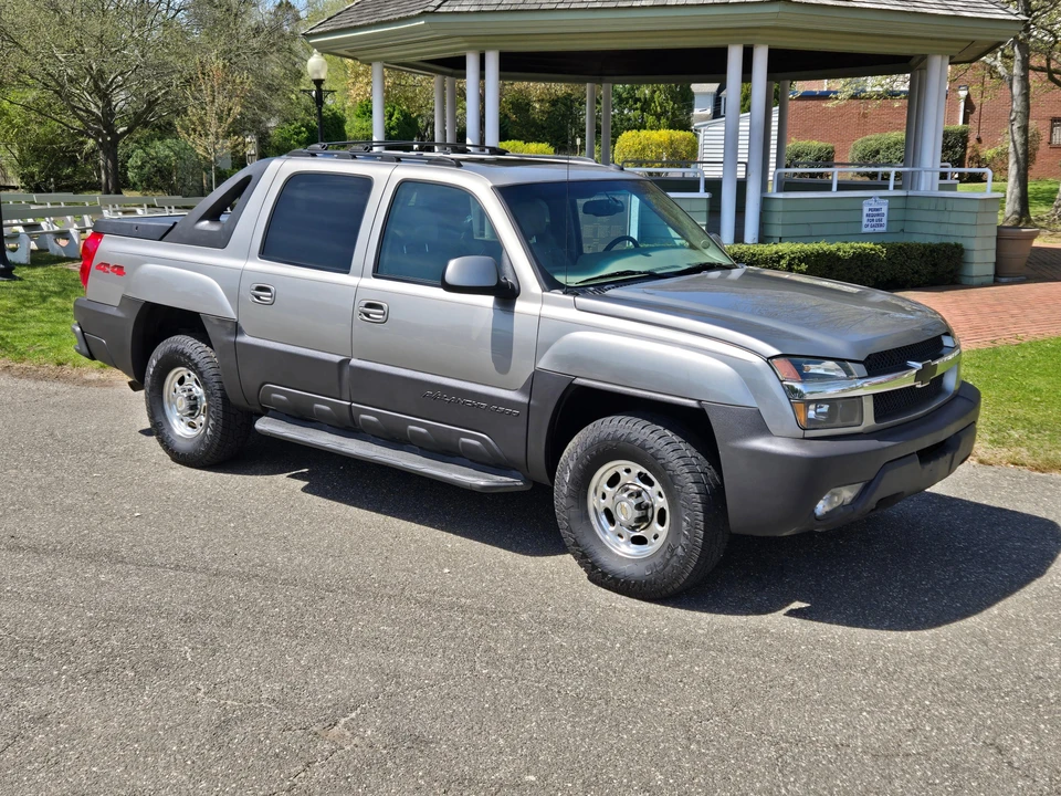 2003 Chevrolet Avalanche - Image 27 of 31