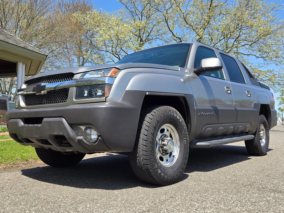 2003 Chevrolet Avalanche - Image 9 of 31