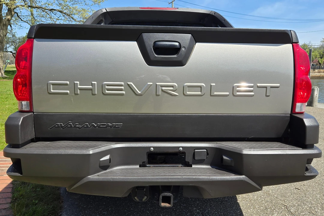2003 Chevrolet Avalanche - Image 5 of 31