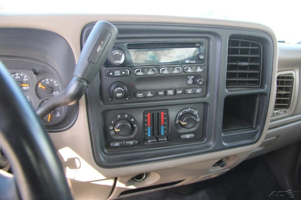 2003 Chevrolet Avalanche - Image 17 of 21
