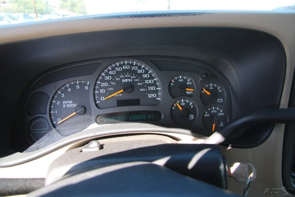 2003 Chevrolet Avalanche - Image 14 of 21