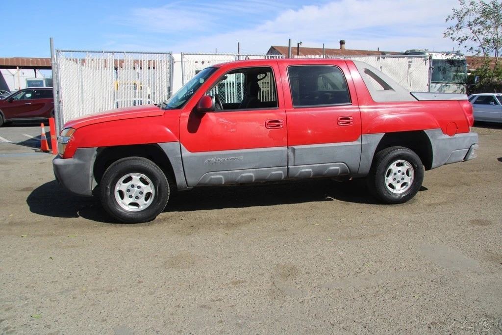 2003 Chevrolet Avalanche - Image 3 of 21