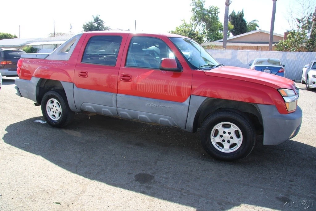 2003 Chevrolet Avalanche - Image 9 of 21