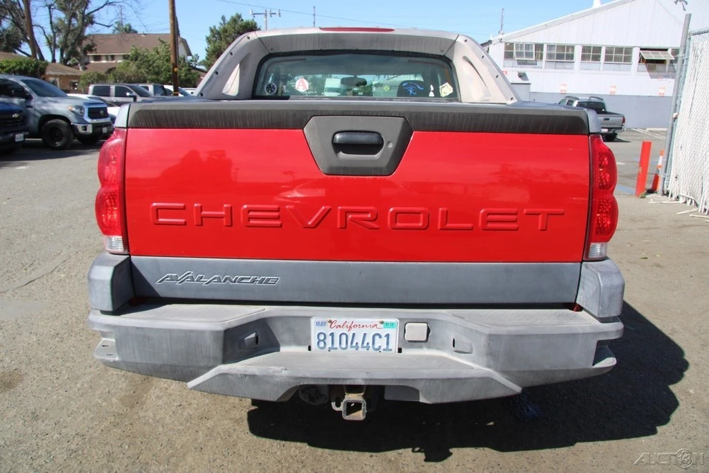 2003 Chevrolet Avalanche - Image 6 of 21