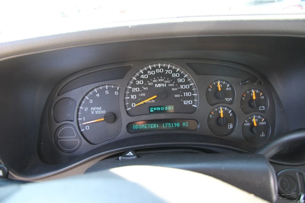 2003 Chevrolet Avalanche - Image 14 of 21