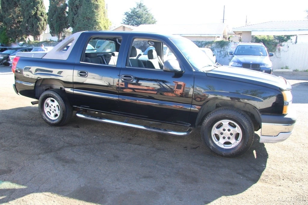 2003 Chevrolet Avalanche - Image 7 of 21