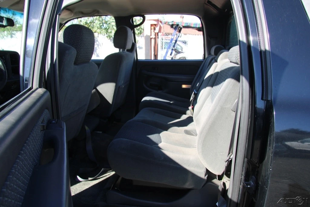 2003 Chevrolet Avalanche - Image 18 of 21