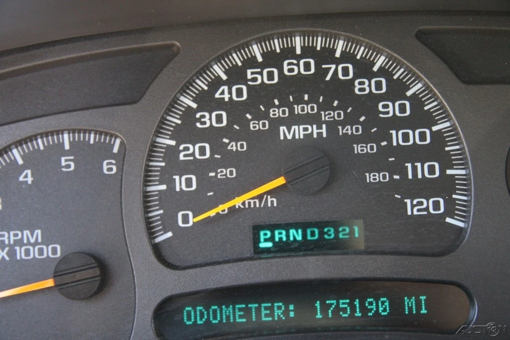 2003 Chevrolet Avalanche - Image 15 of 21