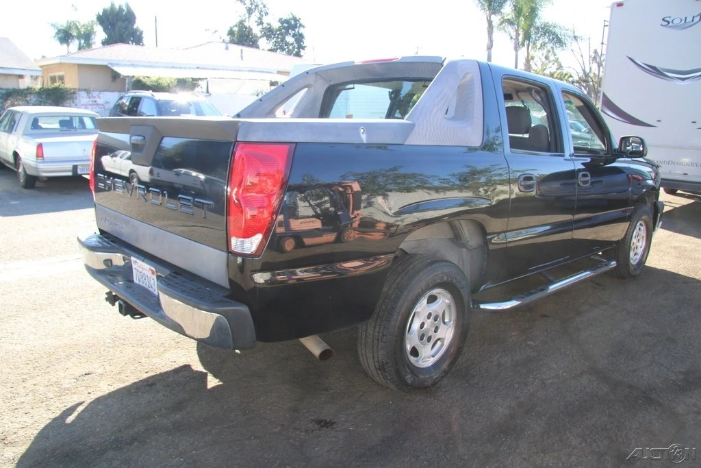 2003 Chevrolet Avalanche - Image 6 of 21