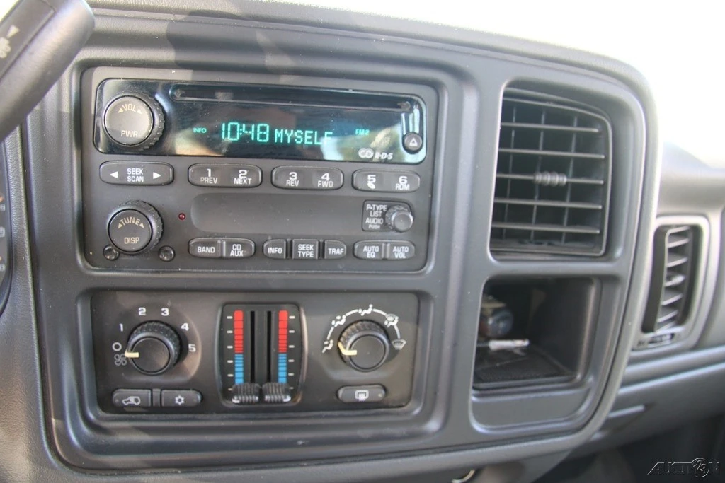 2003 Chevrolet Avalanche - Image 16 of 21