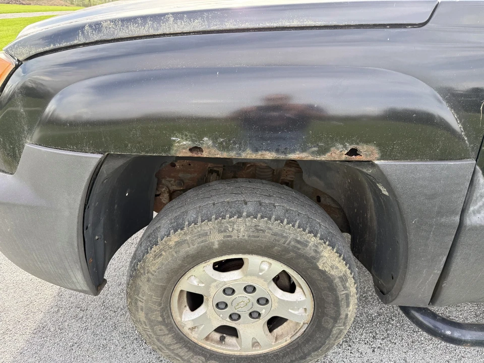 2003 Chevrolet Avalanche - Image 10 of 21