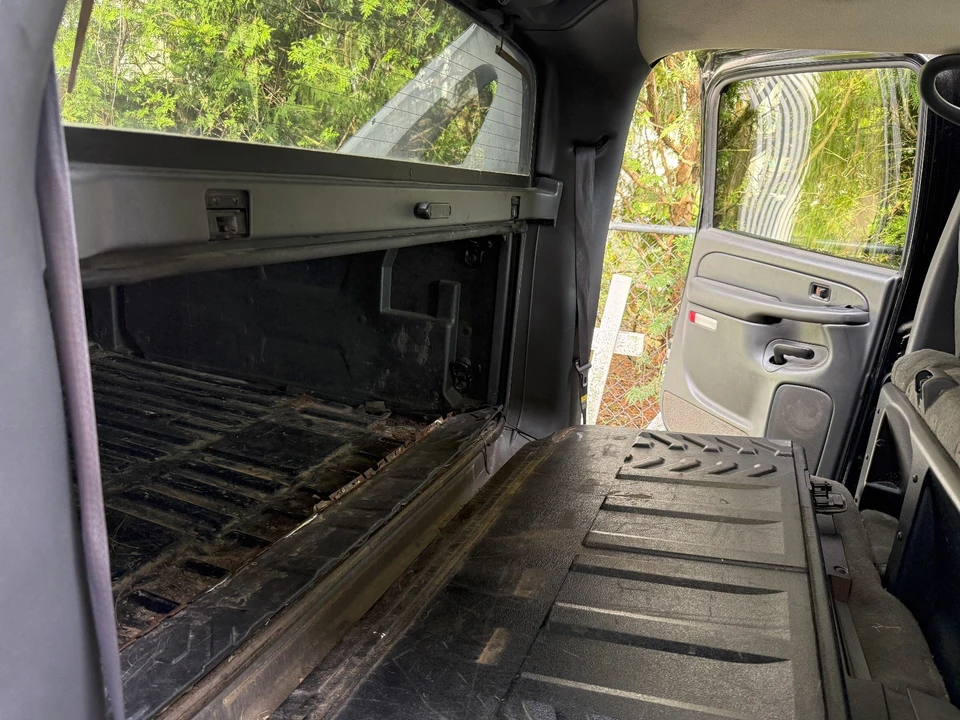 2003 Chevrolet Avalanche - Image 15 of 21