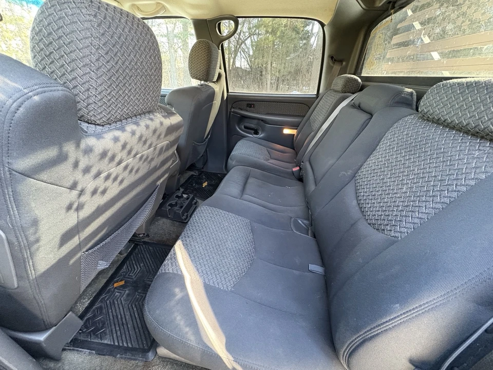 2003 Chevrolet Avalanche - Image 9 of 12