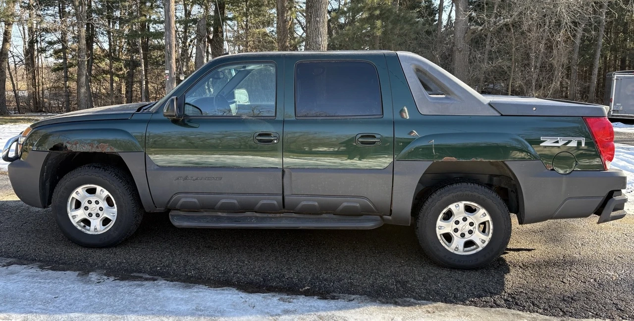 2003 Chevrolet Avalanche - Image 3 of 12