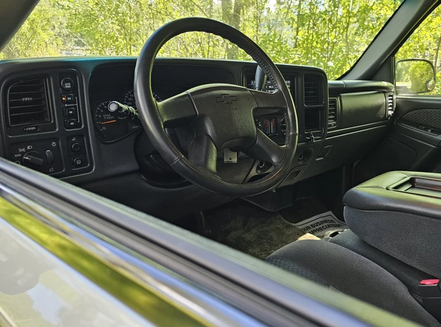 2003 Chevrolet Avalanche - Image 9 of 25