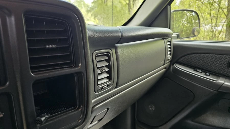 2003 Chevrolet Avalanche - Image 12 of 25